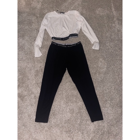 Two piece set - Picture 2 of 2